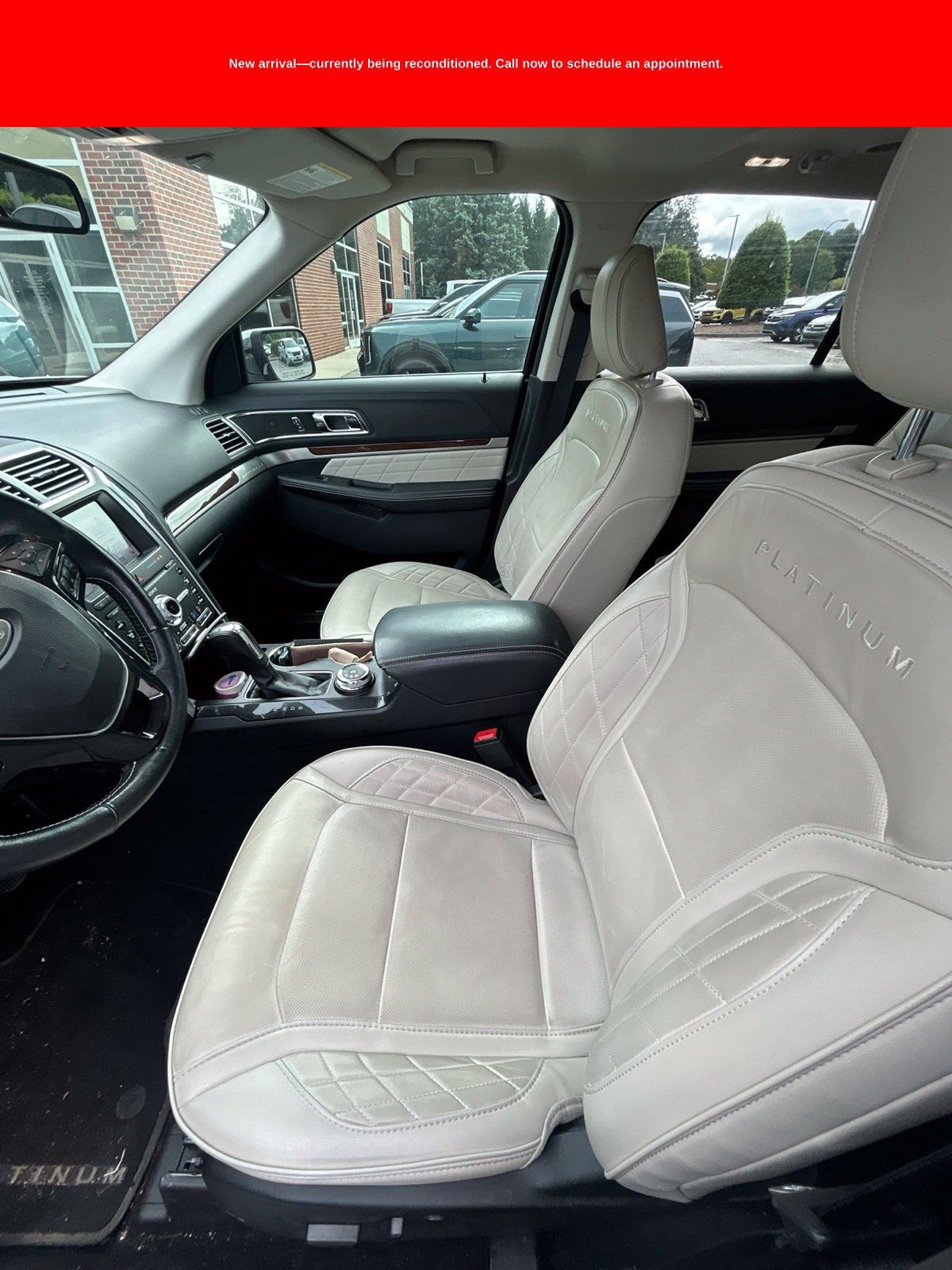 Used 2019 Ford Explorer Platinum AWD/4WD image 6