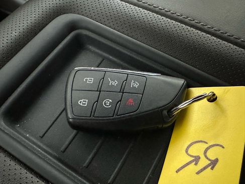 Used 2022 GMC Yukon SLT w/ SLT Premium Package image 43