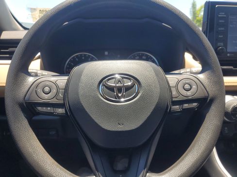 Used 2022 Toyota RAV4 XLE w/ Convenience Package FWD image 21