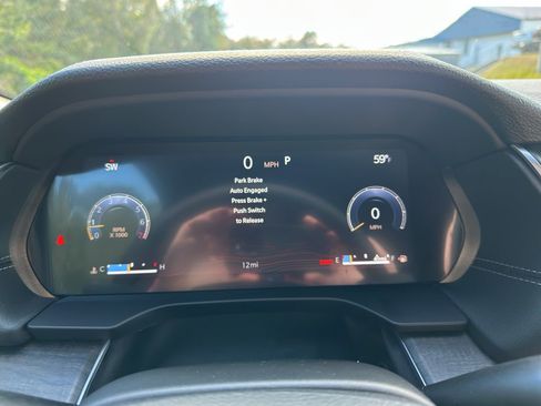 New 2025 Jeep Grand Cherokee Limited w/ Black Appearance Package image 13