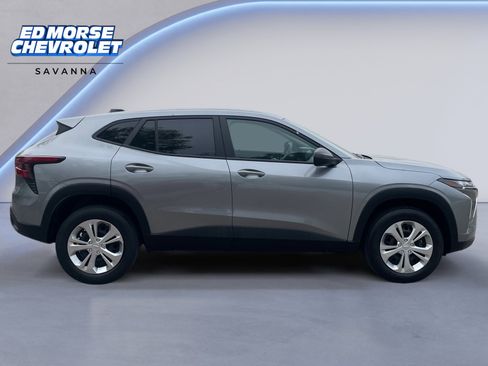 Used 2024 Chevrolet Trax LS w/ Driver Confidence Package FWD image 6
