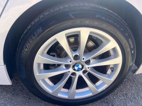 Used 2018 BMW 320i Sedan image 14