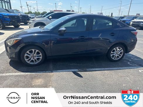 Used 2018 Toyota Yaris iA FWD image 2