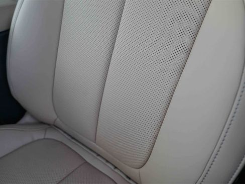 New 2025 Jeep Grand Cherokee L Limited image 25