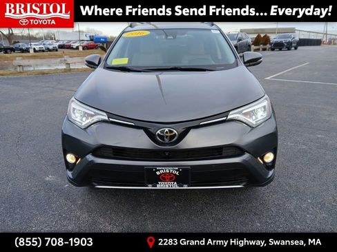 Used 2016 Toyota RAV4 Limited image 2