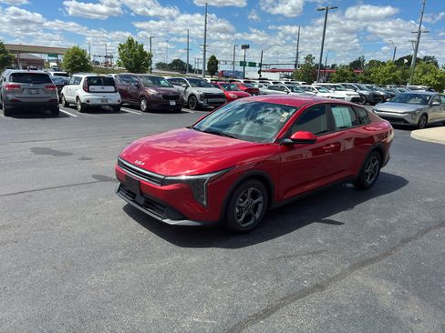 Used 2025 Kia K4 FWD image 2
