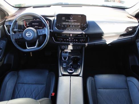 Used 2021 Nissan Rogue Platinum image 14