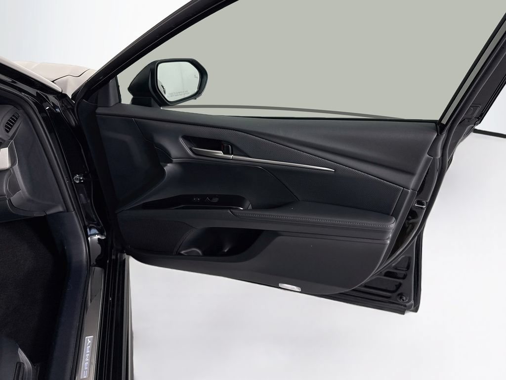 Used 2025 Toyota Camry XSE FWD image 25