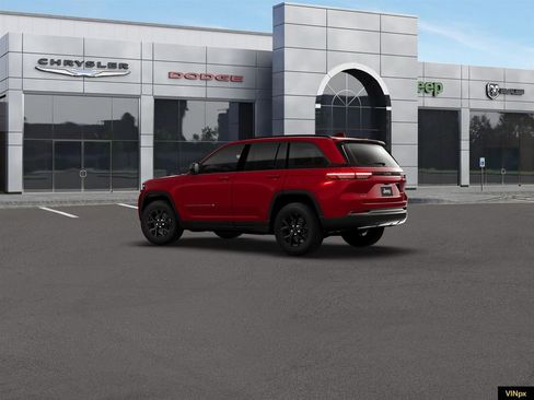 New 2026 Jeep Grand Cherokee Altitude image 4