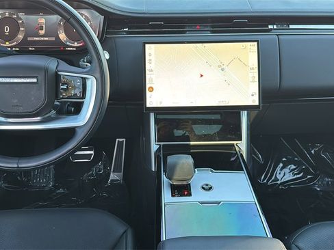 Used 2024 Land Rover Range Rover Long Wheelbase Autobiography image 36