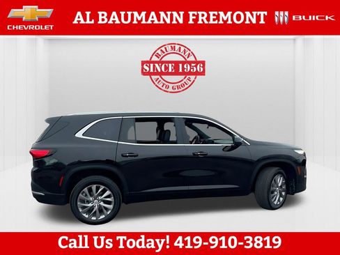 Used 2025 Buick Enclave Preferred image 8