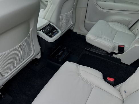 New 2025 Volvo XC90 B6 Ultra w/ Protection Package Premier image 4