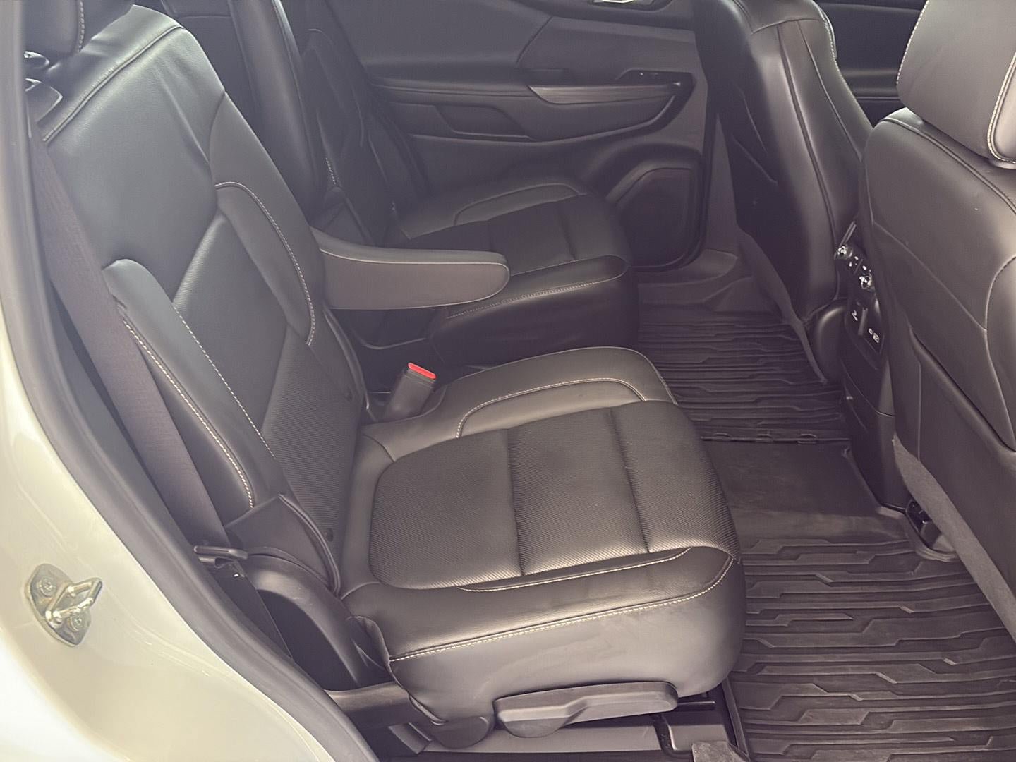 Used 2023 GMC Acadia SLT w/ Elevation Edition AWD/4WD image 11