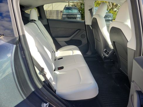 Used 2023 Tesla Model Y Long Range image 12