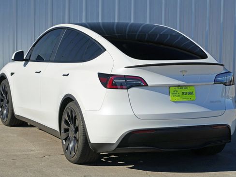 Used 2023 Tesla Model Y Performance image 51