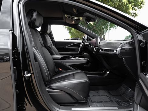 Used 2024 Cadillac Lyriq Luxury RWD image 33