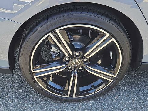 Used 2023 Honda Accord Sport image 9