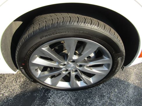 Used 2021 Buick Envision Avenir w/ Technology Package II image 9