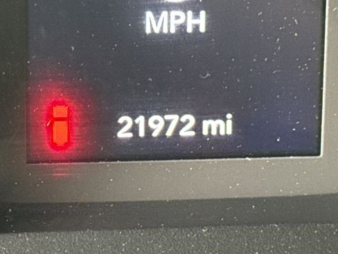 Used 2025 Jeep Wrangler Sport S image 25