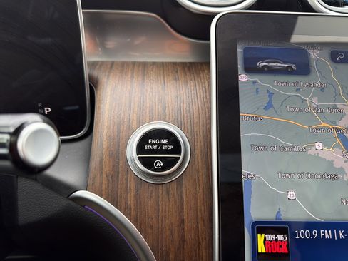 Used 2025 Mercedes-Benz GLC 300 4MATIC image 21