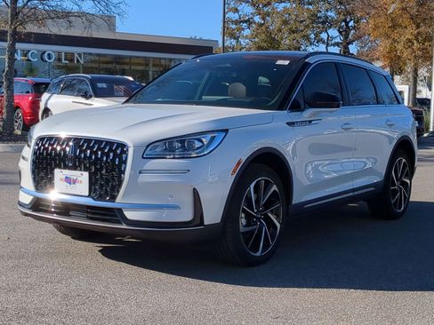 New 2025 Lincoln Corsair Reserve w/ Equipment Group 202A image 7