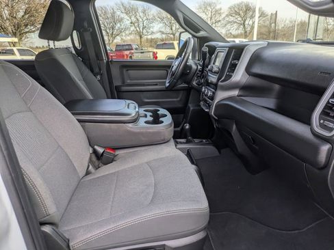 Used 2024 RAM 3500 Tradesman w/ Chrome Appearance Group image 28