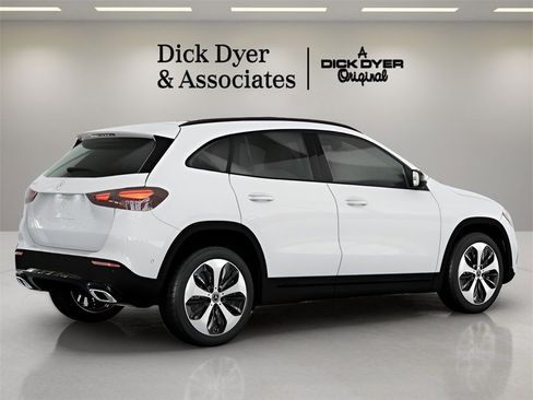 Used 2026 Mercedes-Benz GLA 250 image 9