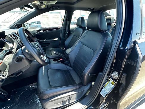 Used 2017 Volkswagen Jetta GLI FWD image 19