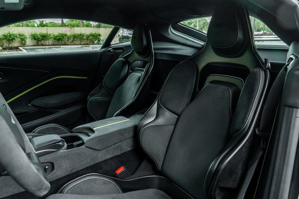 Used 2023 Aston Martin V8 Vantage Coupe RWD image 13