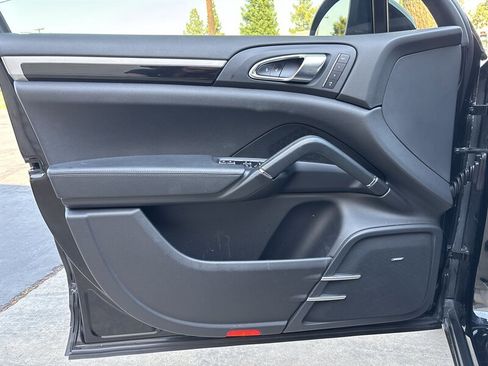 Used 2014 Porsche Cayenne AWD/4WD image 28
