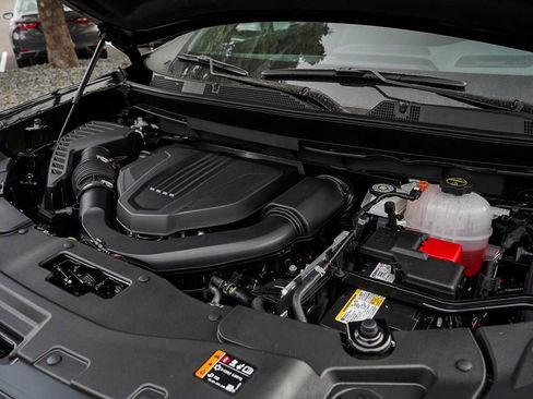 New 2025 GMC Acadia AT4 image 7