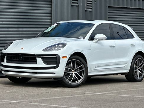 Certified 2023 Porsche Macan AWD/4WD image 1
