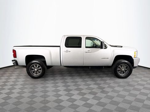 Used 2011 Chevrolet Silverado 2500 LTZ w/ LTZ Plus Package AWD/4WD image 8
