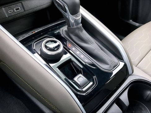 Certified 2024 Chevrolet Colorado ZR2 w/ ZR2 Convenience Package III image 33