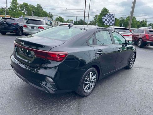 Used 2023 Kia Forte LXS FWD image 4