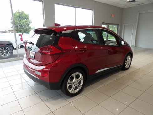 Used 2020 Chevrolet Bolt LT FWD image 4
