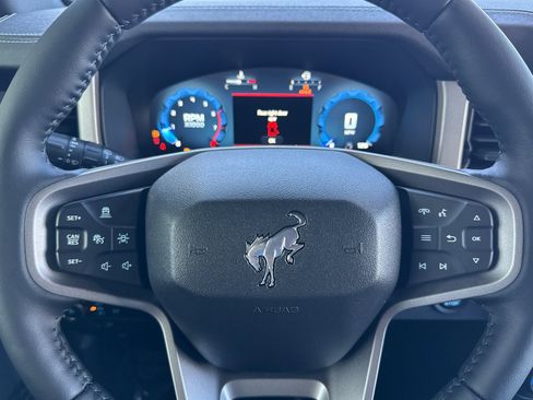 Used 2025 Ford Bronco Outer Banks image 22