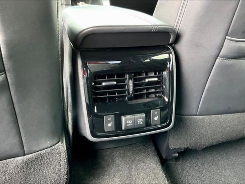 Used 2019 Toyota Avalon Touring FWD image 10