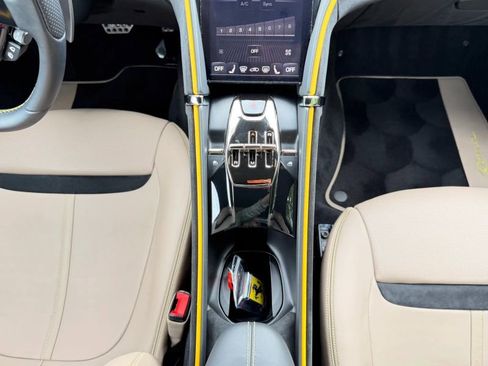 Used 2022 Ferrari Roma RWD image 20