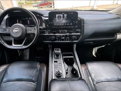 Certified 2023 Nissan Pathfinder Platinum w/ Black Appearance Package AWD/4WD image 7