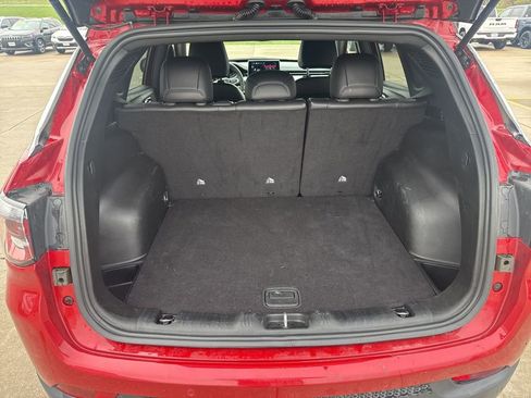 Used 2025 Jeep Compass Limited image 9