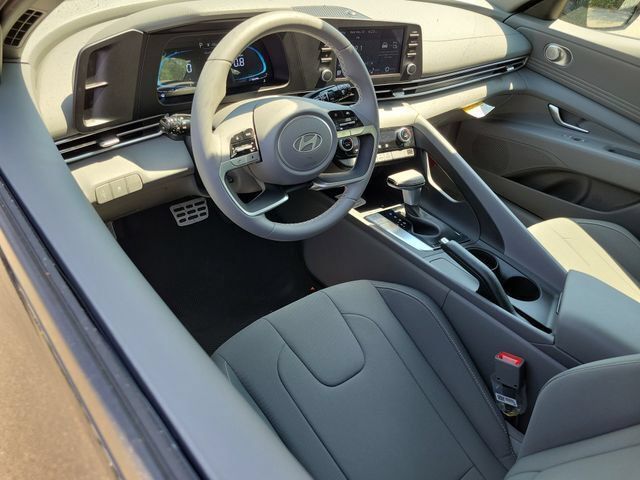 New 2026 Hyundai Elantra Sport FWD image 5