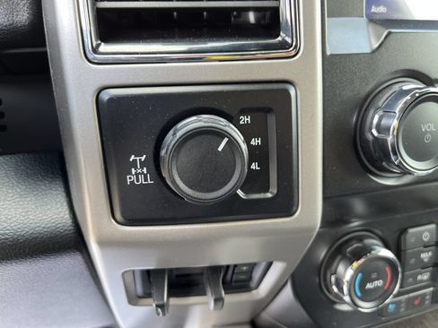 Used 2020 Ford F250 Lariat w/ Lariat Value Package AWD/4WD image 26