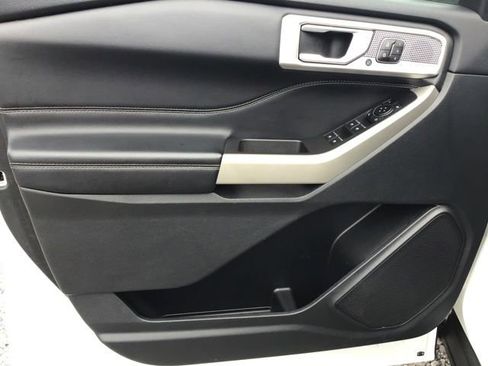 Used 2023 Ford Explorer Limited w/ Equipment Group 301A image 10