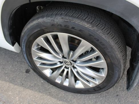 Certified 2026 Toyota Highlander Platinum AWD/4WD image 73