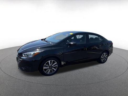Used 2025 Nissan Versa SV FWD image 8