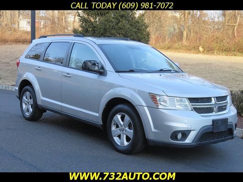Used 2011 Dodge Journey Mainstreet w/ Popular Equipment Group image 3