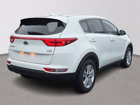 Used 2018 Kia Sportage LX image 6