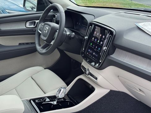 New 2026 Volvo XC40 B5 Ultra w/ Climate Package image 11