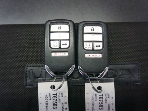 Used 2016 Honda Accord Touring image 17